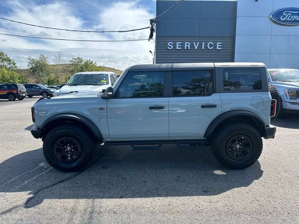2024 Ford Bronco Wildtrak photo 2