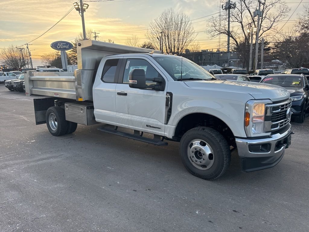 New 2026 Ford F-350 Super Cab 3/4yd Stainless Steel Dump Chassis