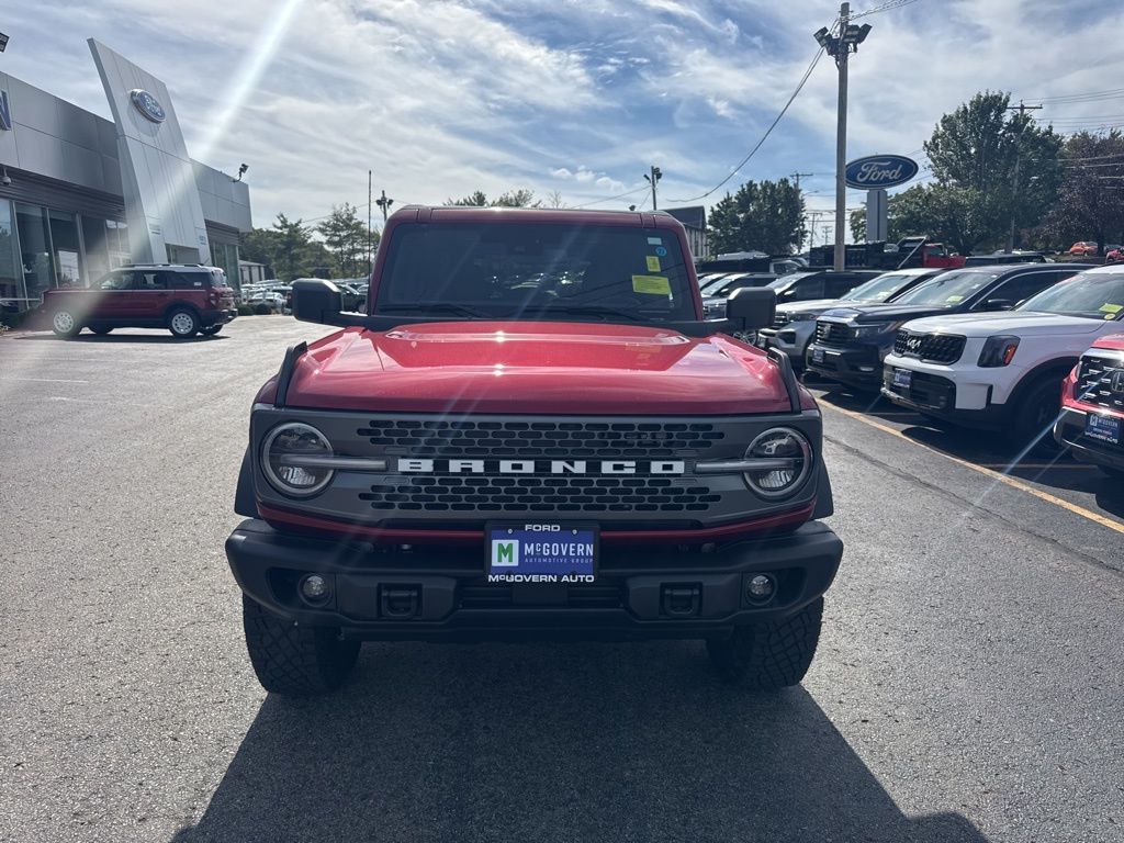 2025 Ford Bronco Badlands photo 2
