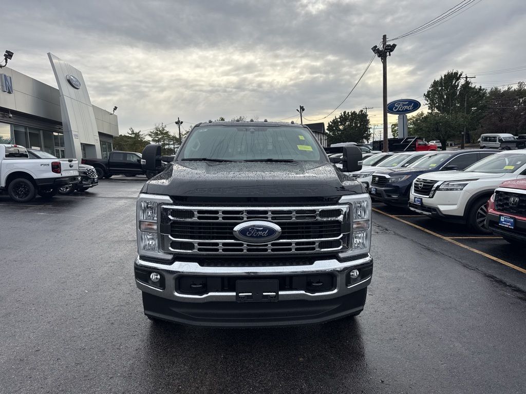 2026 Ford F-350 XLT photo 3