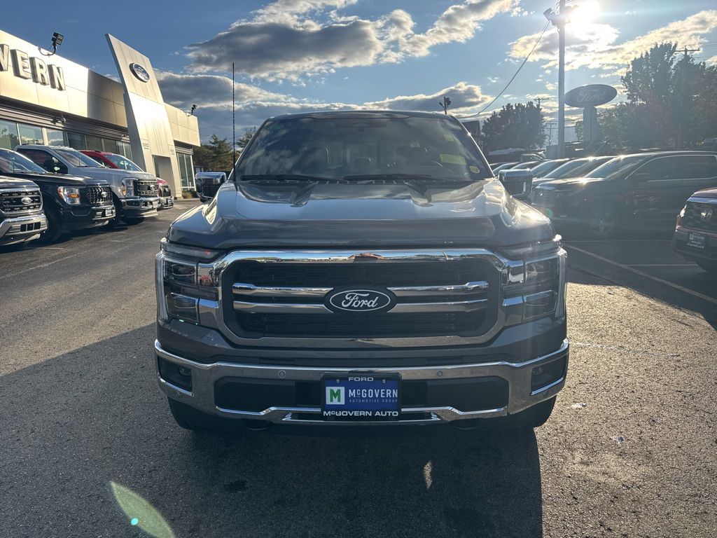 2025 Ford F-150 Lariat photo 2