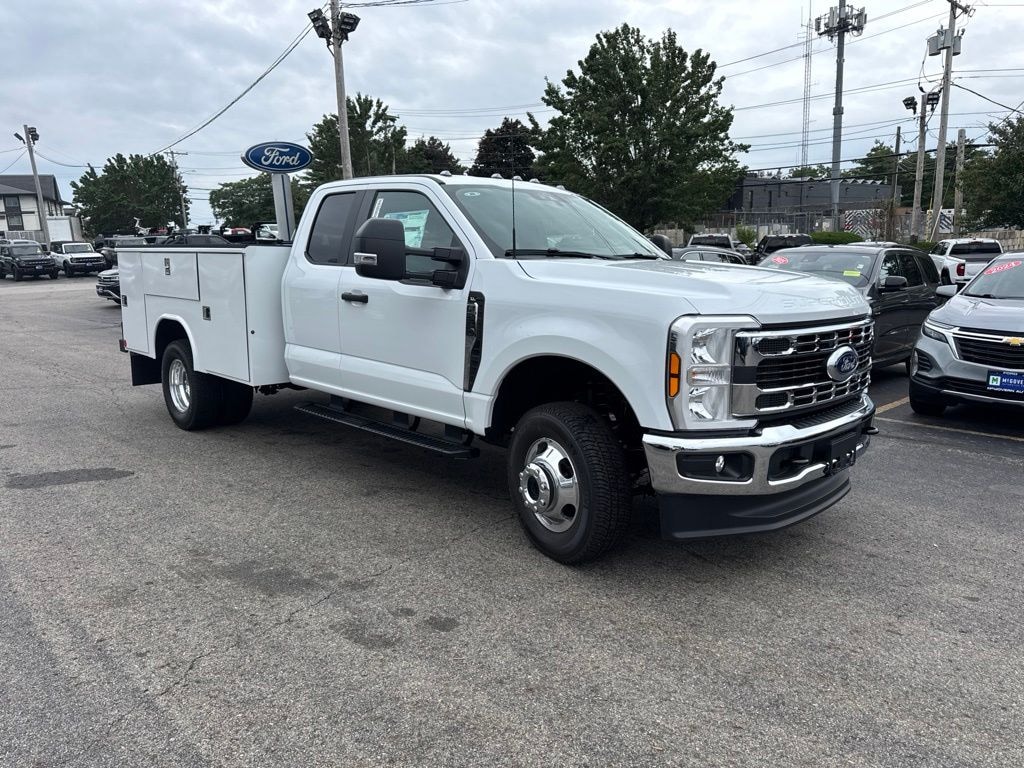 New 2026 Ford F-350SD XL Chassis