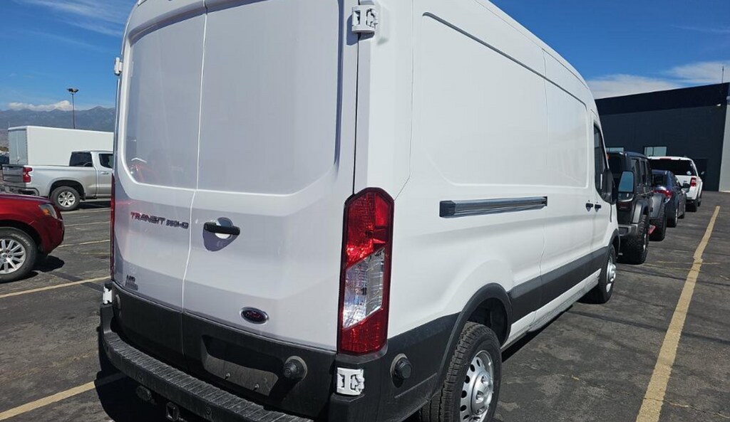 2023 Ford Transit photo 2