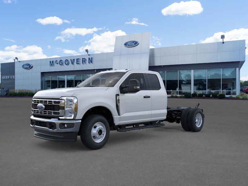 2026 Ford F-350 XL photo 2
