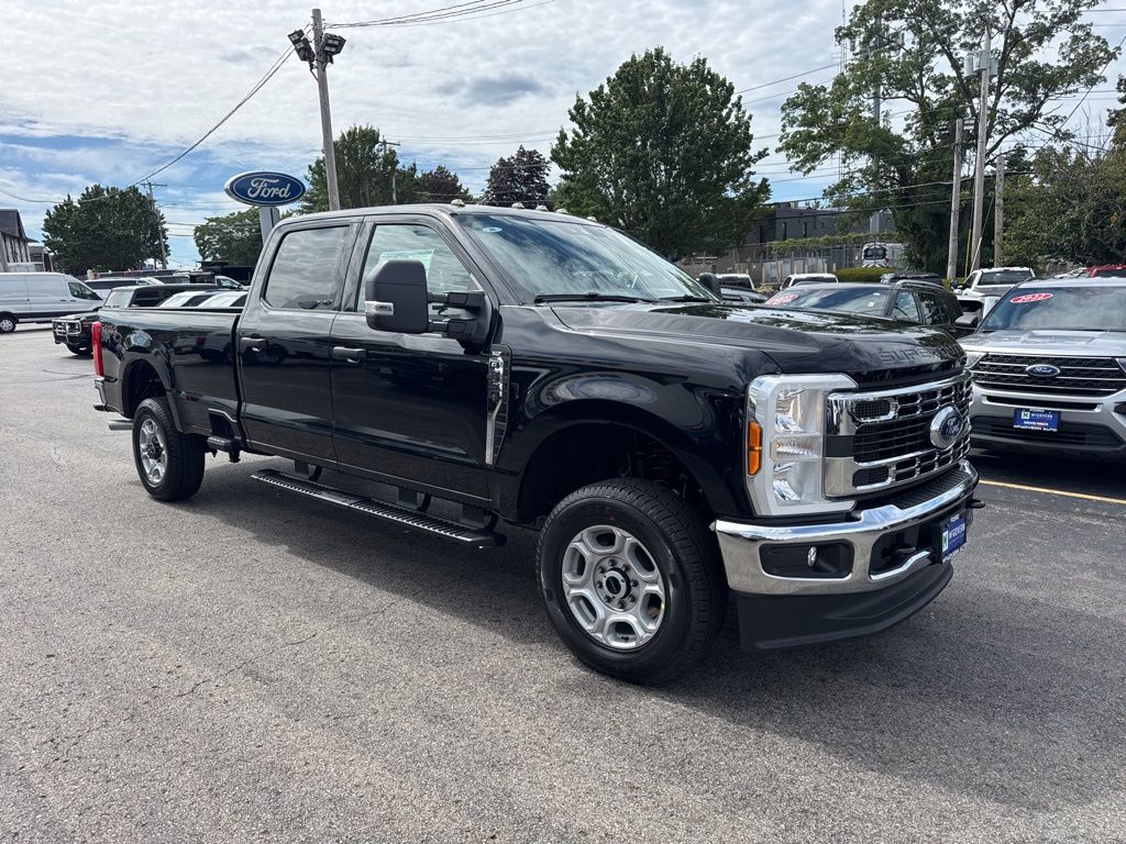 2026 Ford F-350 photo 3