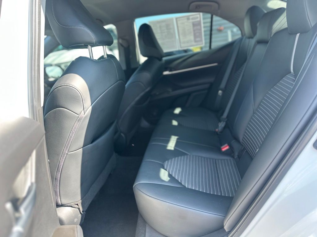 2023 Toyota Camry SE photo 3