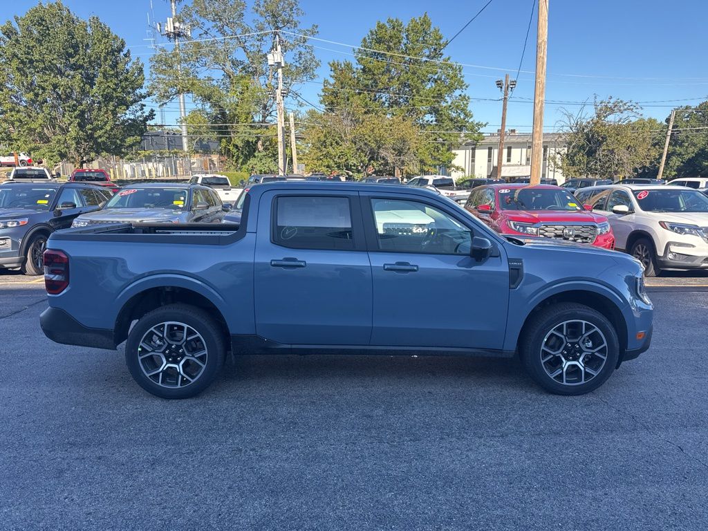 2025 Ford Maverick Lariat photo 3