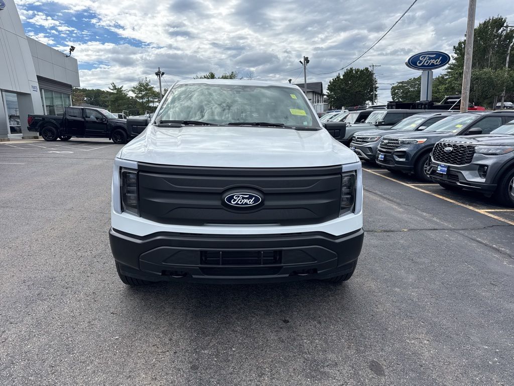 2025 Ford F-150 Lightning photo 2