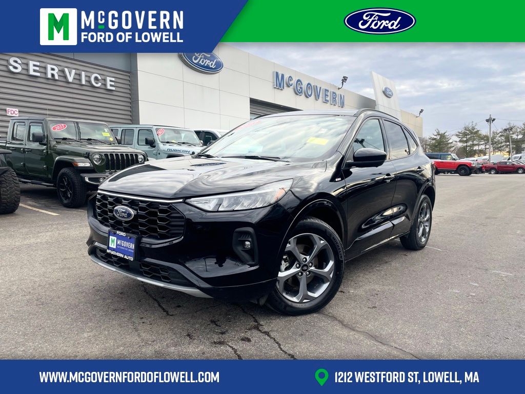 2023 Ford Escape ST-Line Select's photo