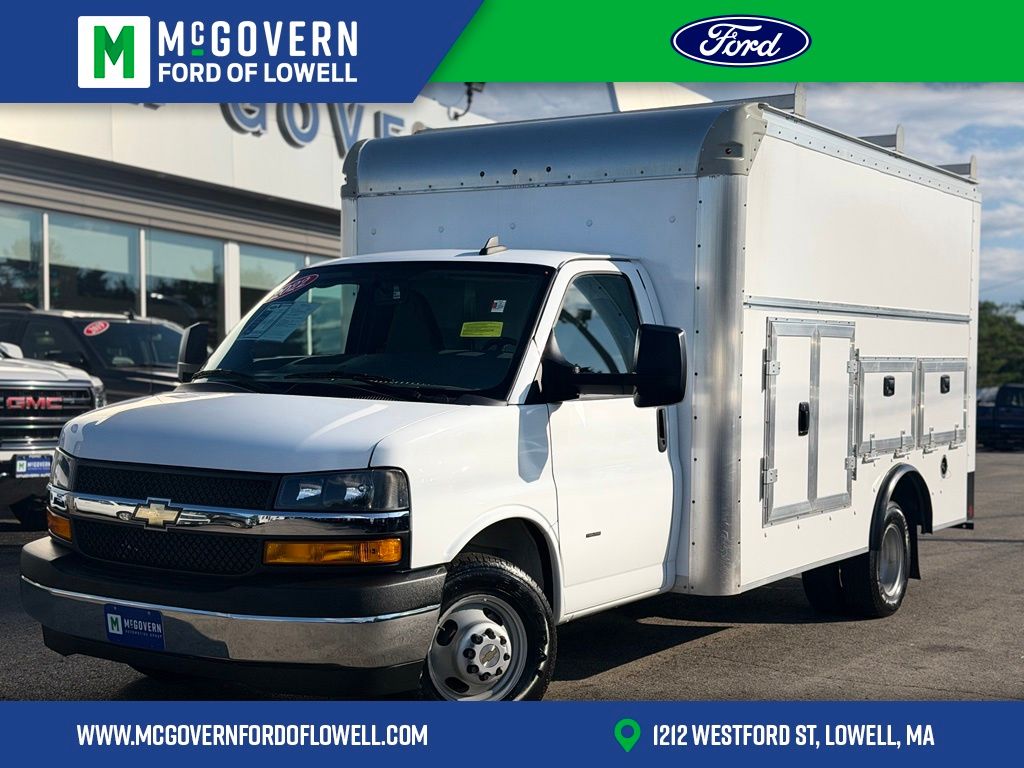 2022 Chevrolet Express Cutaway