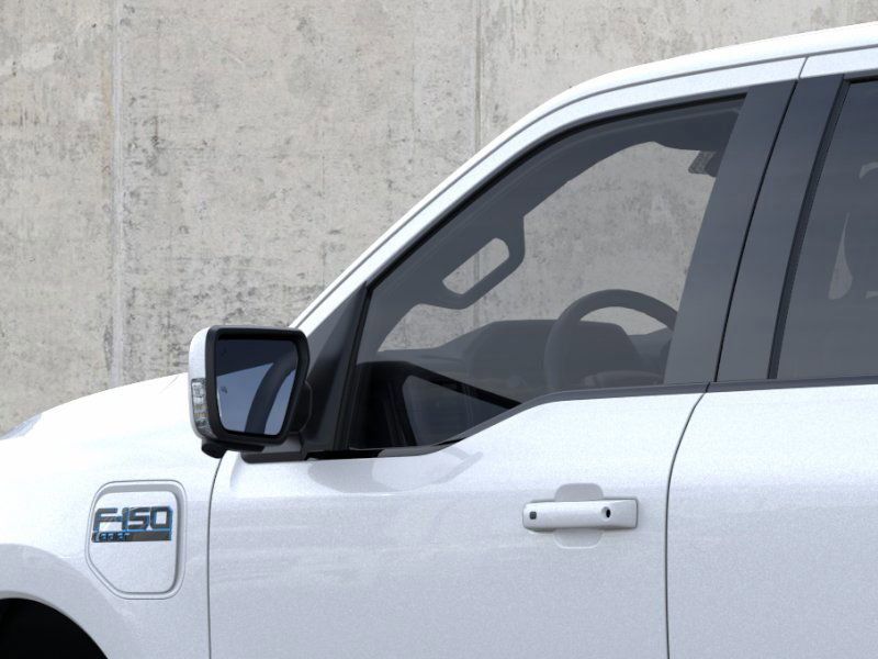 2025 Ford F-150 Lightning Lariat photo 20