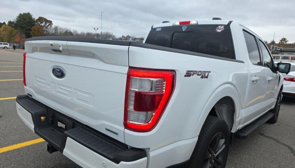 2023 Ford F-150 Lariat photo 2