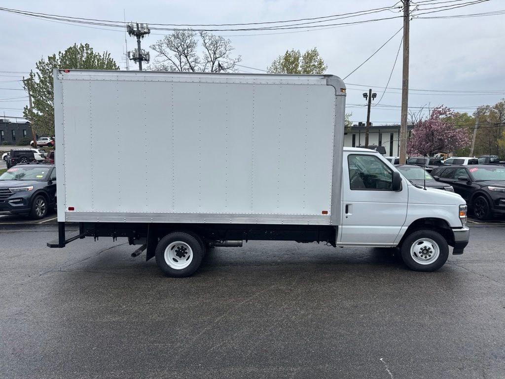 New 2027 Ford E-450SD Base Cab/Chassis