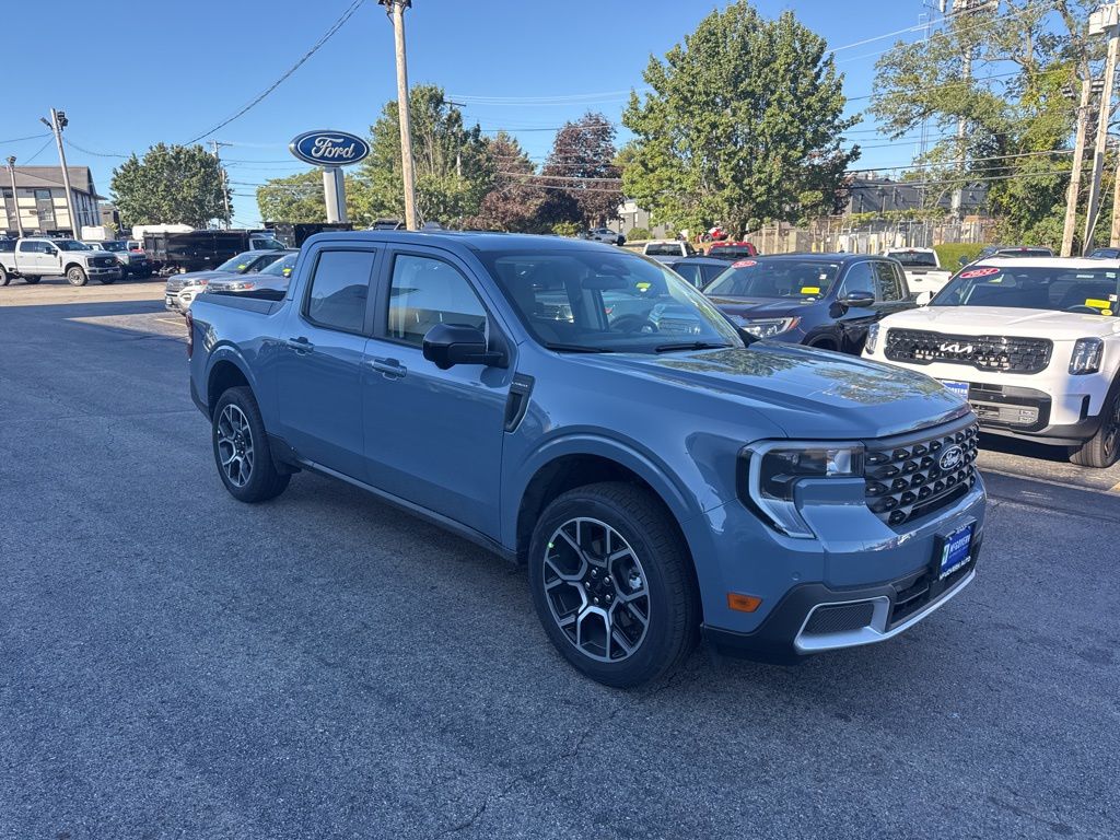 2025 Ford Maverick Lariat photo 2