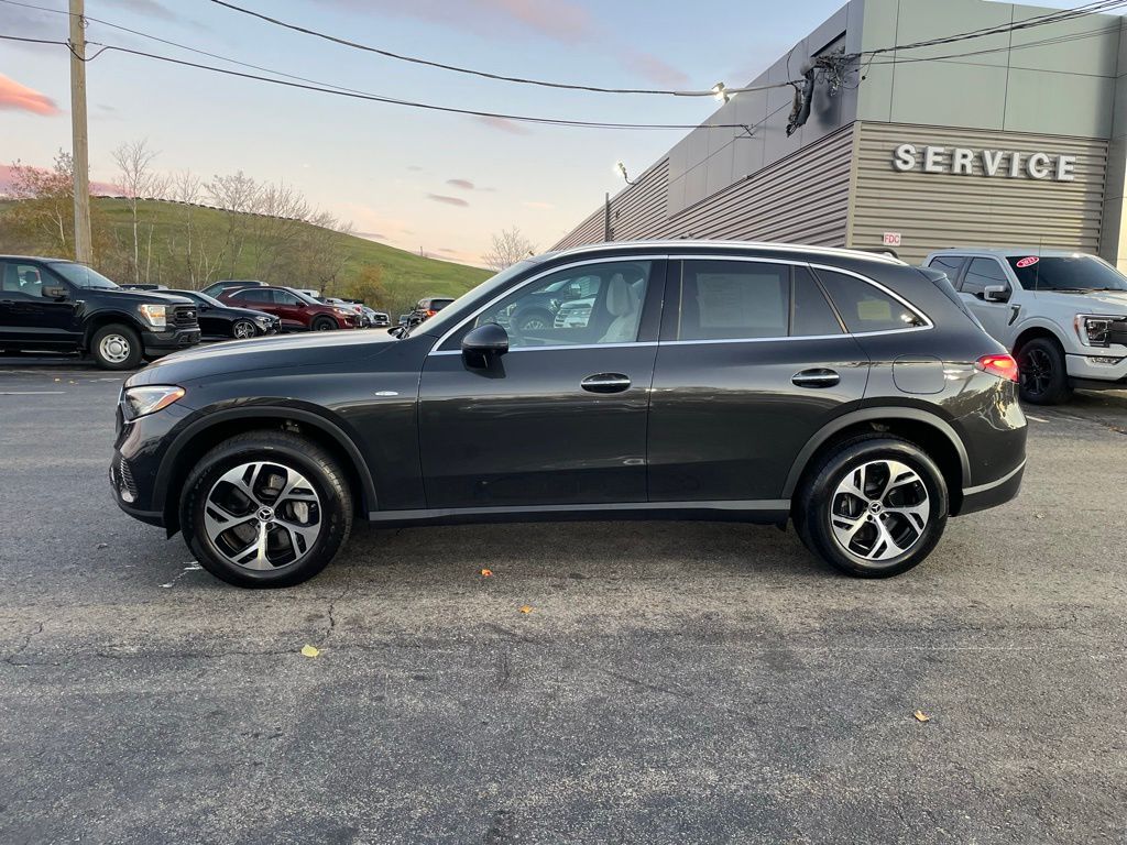 2025 Mercedes Benz GLC 350e 4MATIC photo 2