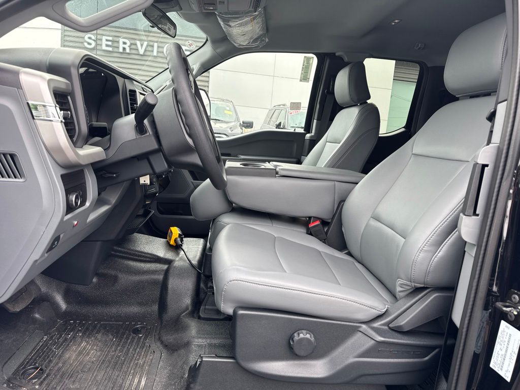 2026 Ford F-350 Super Duty Chassis Cab XL - Photo 11