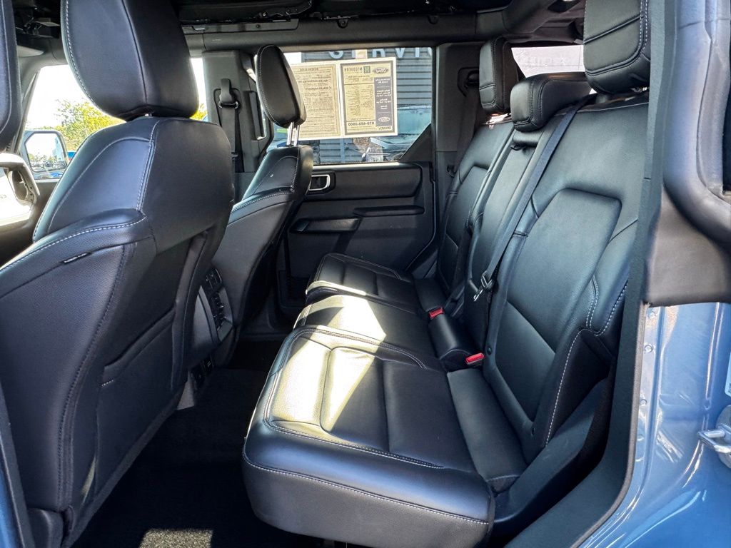 2025 Ford Bronco Outer Banks photo 4