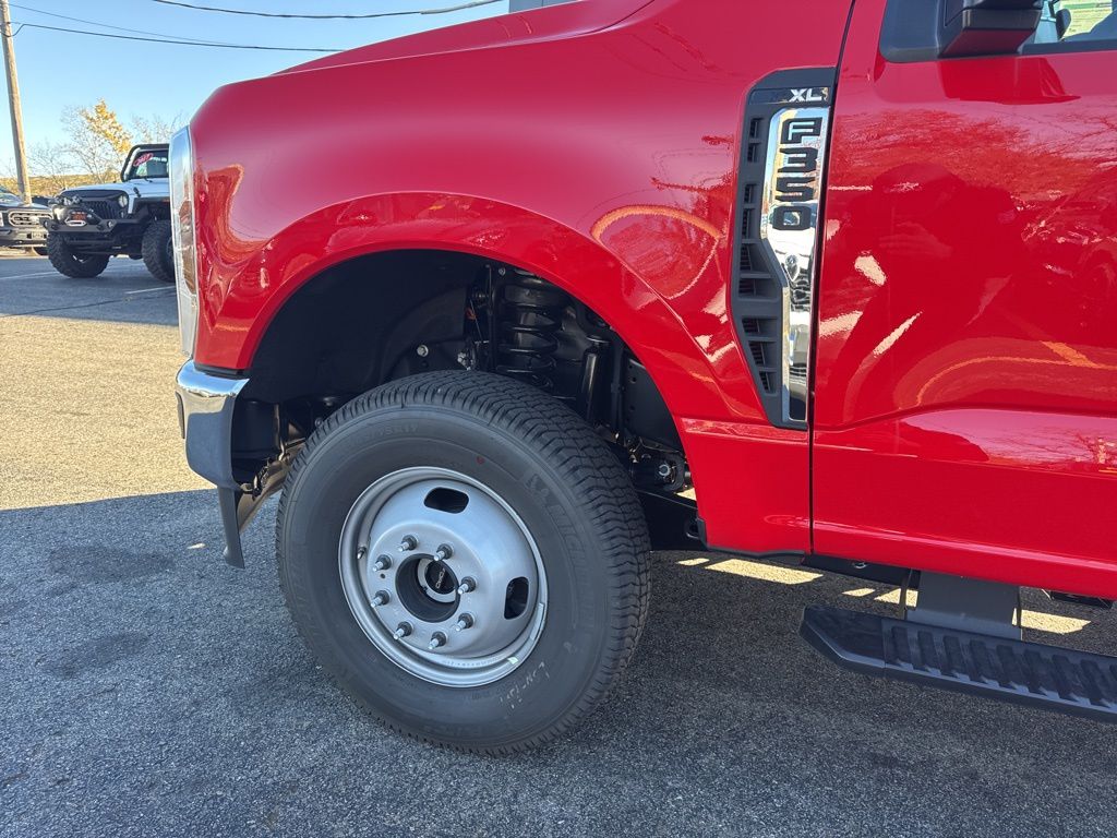 2026 Ford F-350 Super Duty Chassis Cab XL - Photo 8