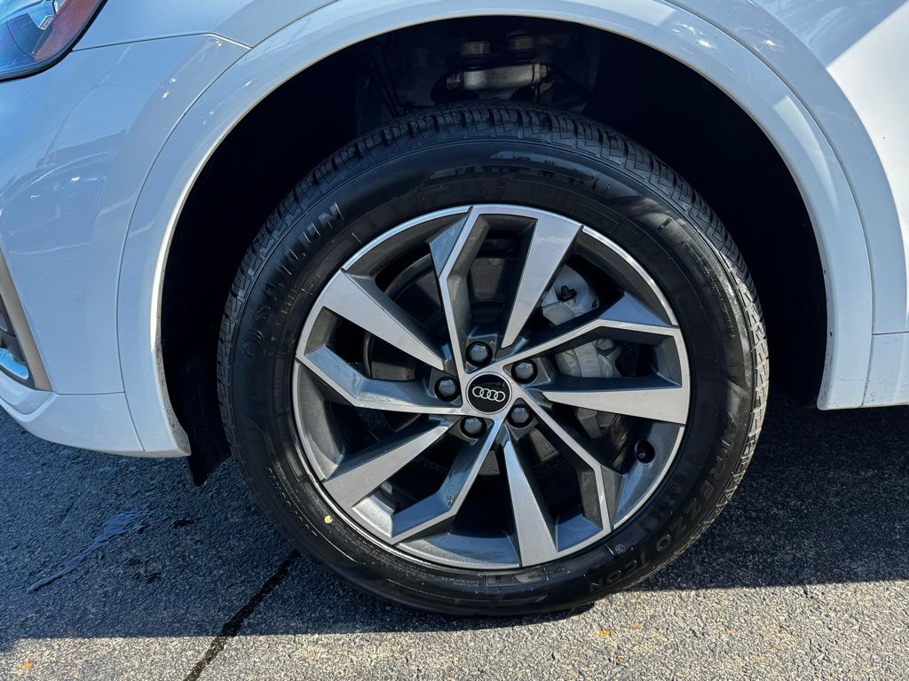 2024 Audi Q5 45 S line Premium Plus photo 3