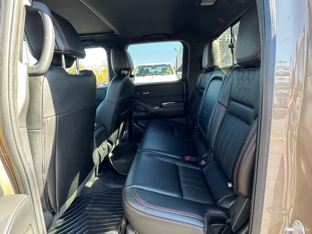 2023 Nissan Frontier PRO-4X photo 4
