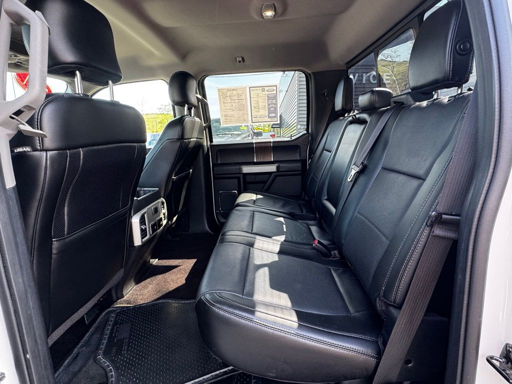 2017 Ford F-150 Lariat photo 2