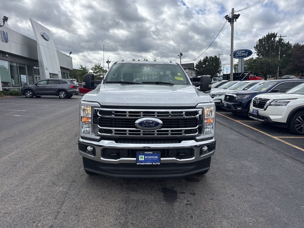2024 Ford F-350 photo 2