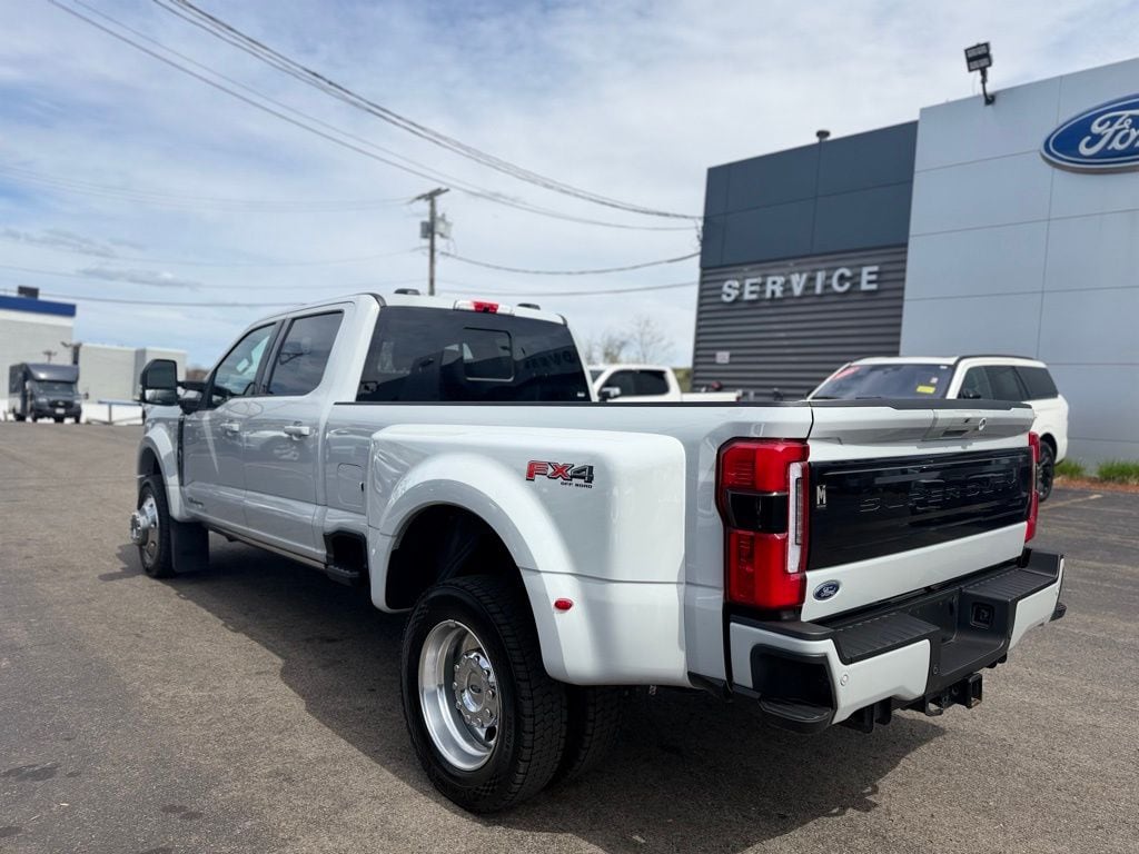 Used 2025 Ford F-450SD Platinum Truck