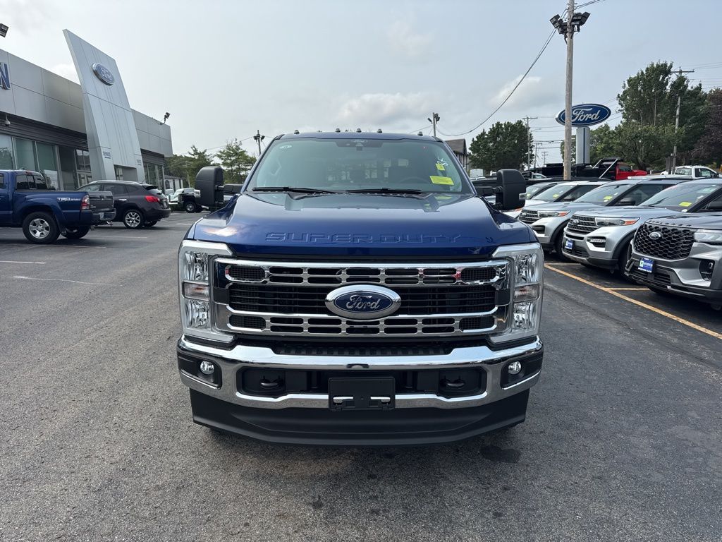 2026 Ford F-350 photo 2