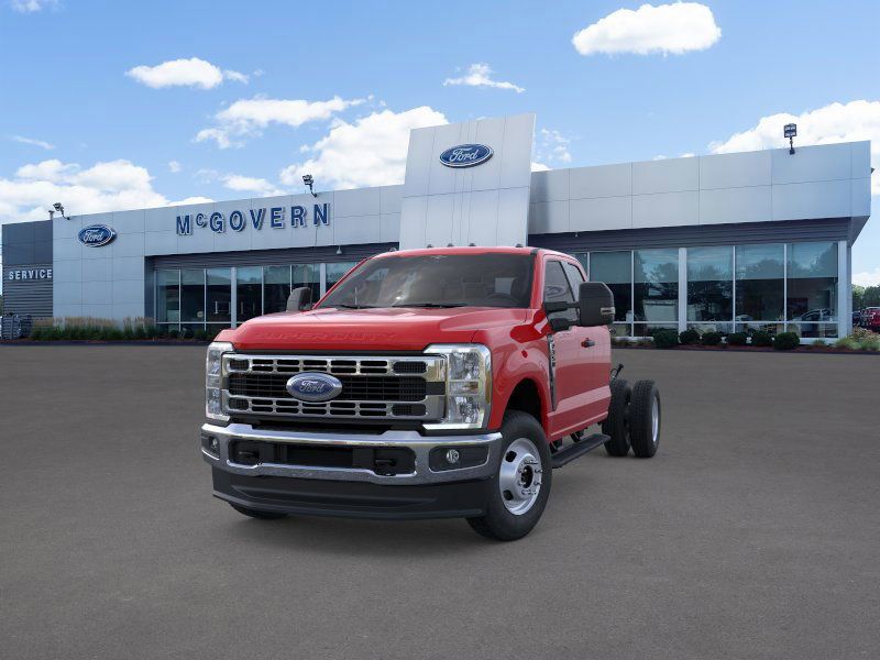 2026 Ford F-350 photo 3