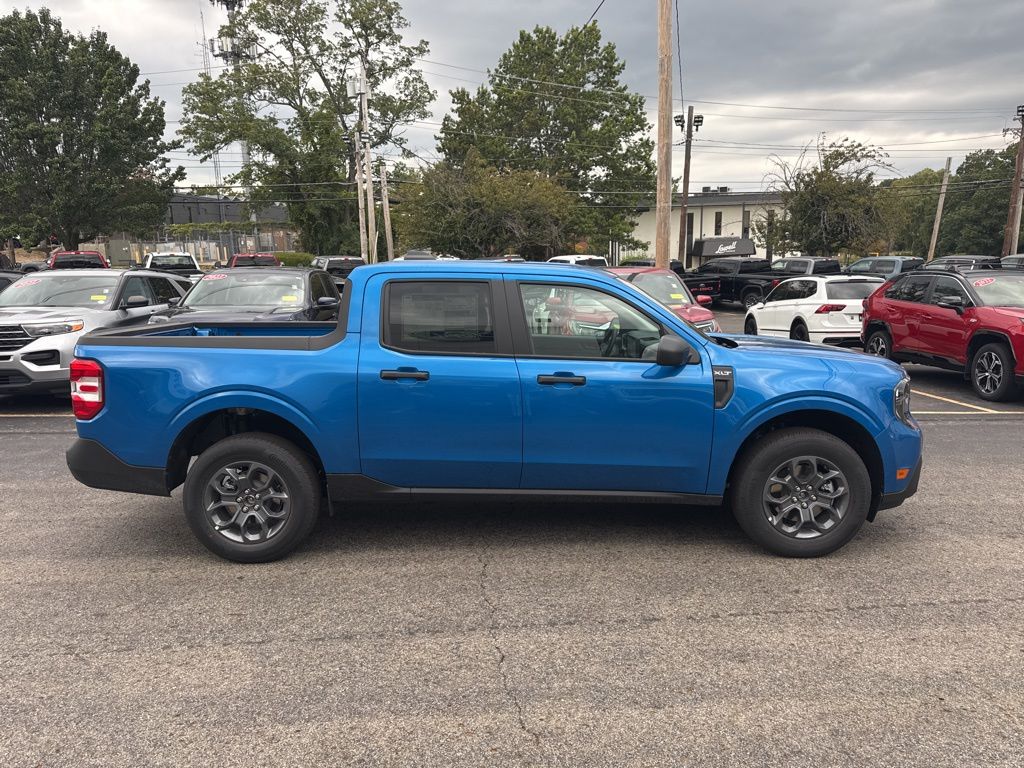 2025 Ford Maverick XLT photo 3