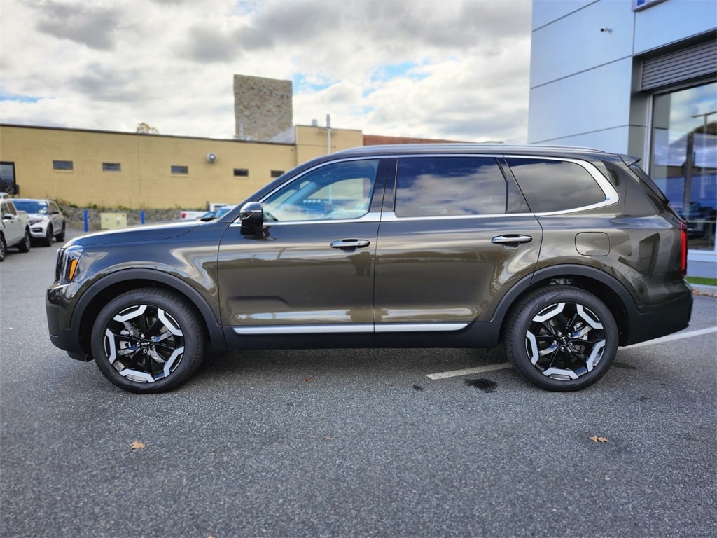 Used 2025 Kia Telluride S SUV