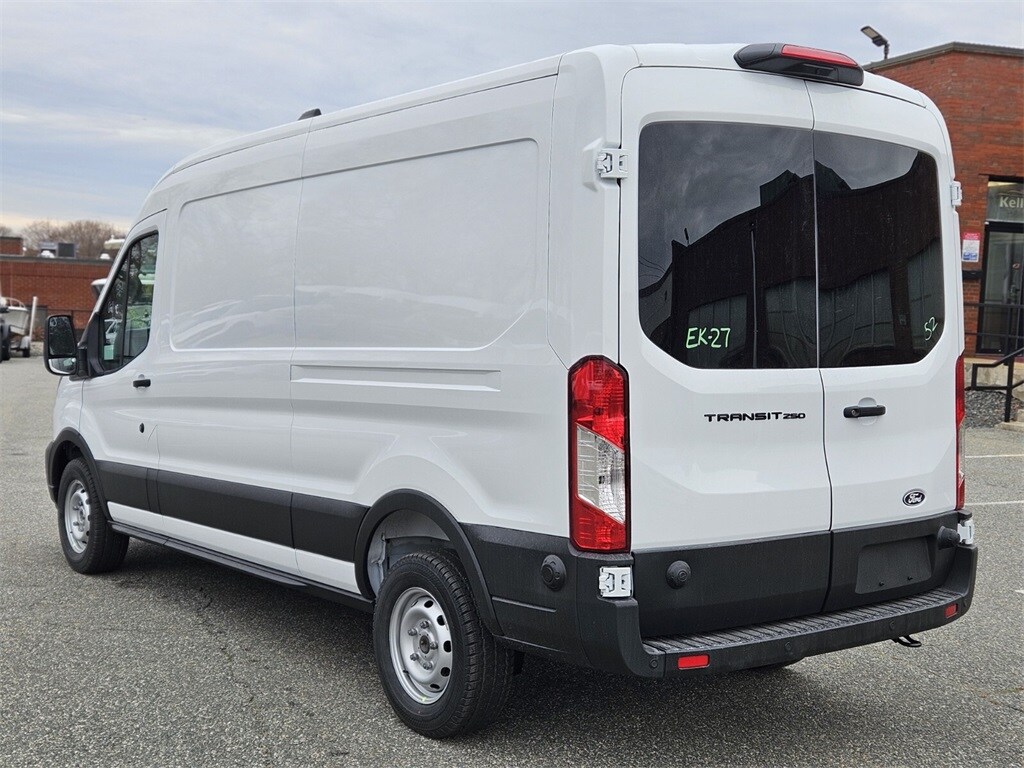 2026 Ford Transit photo 3