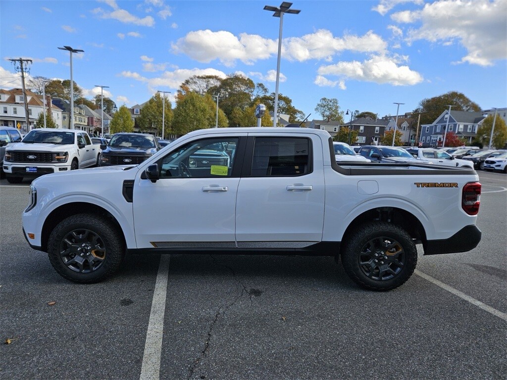 2025 Ford Maverick Tremor photo 2