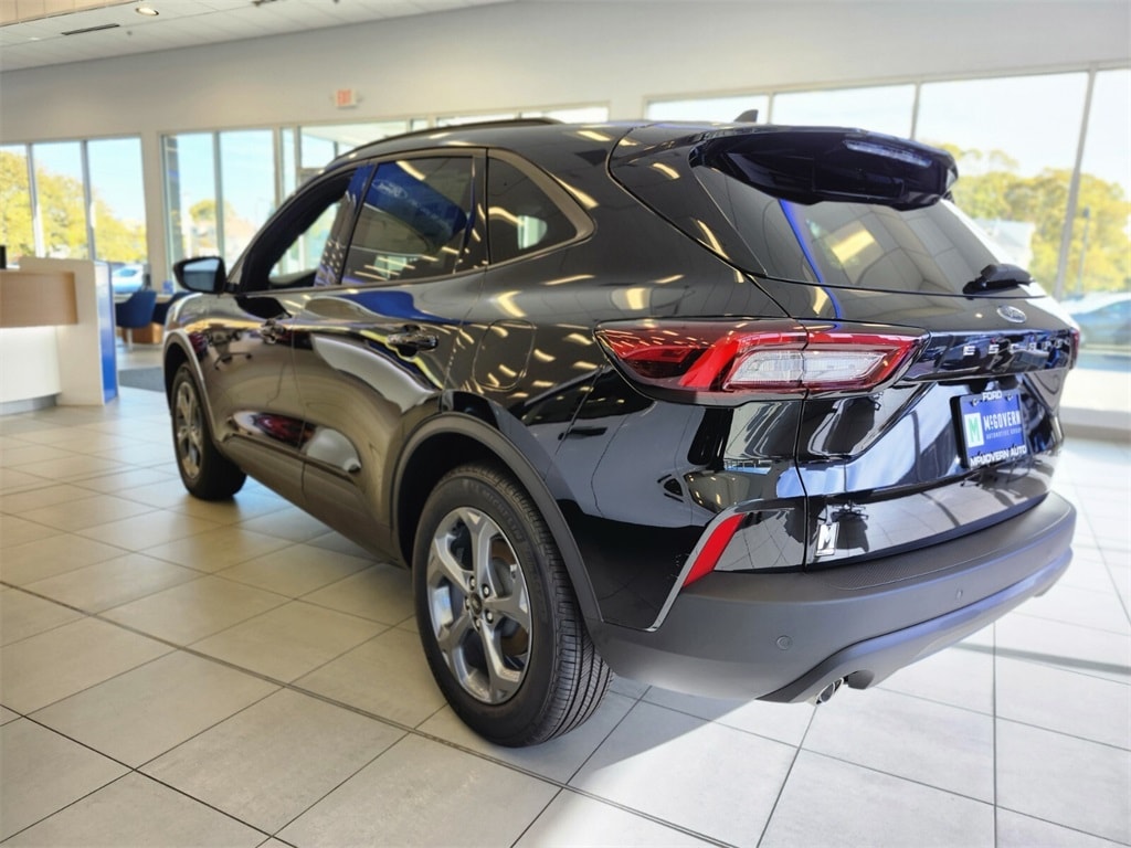 New 2025 Ford Escape Hybrid ST-Line Select SUV