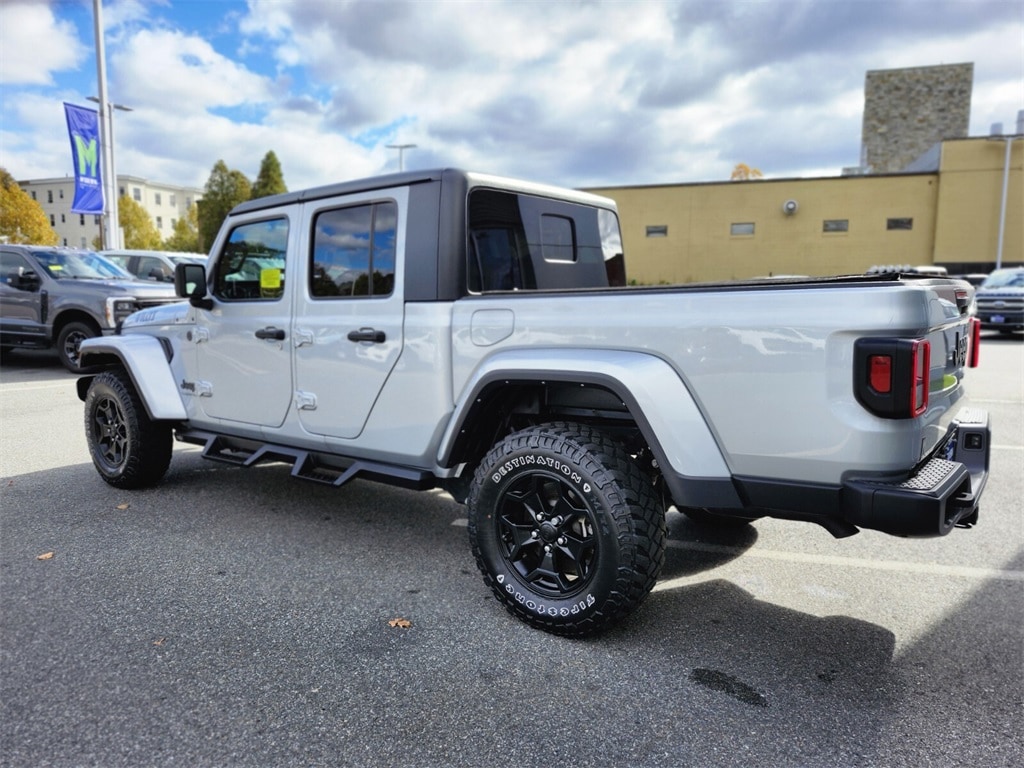 Used 2022 Jeep Gladiator Sport Truck Crew Cab