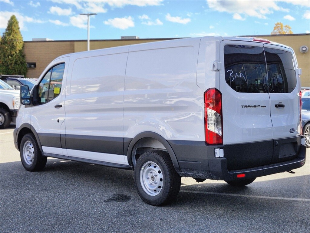 2026 Ford Transit photo 2