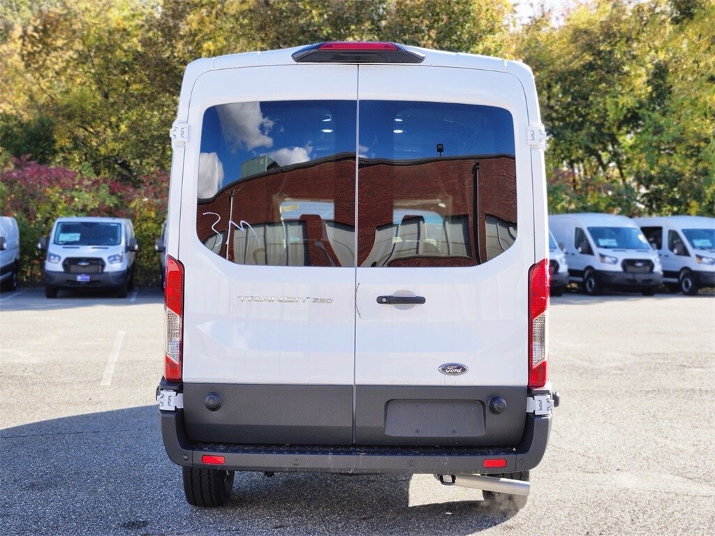 2025 Ford Transit photo 3