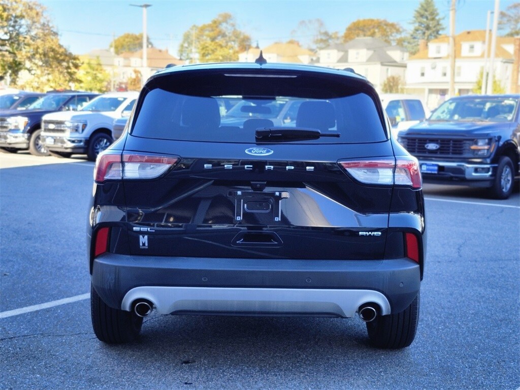 2022 Ford Escape SEL photo 3