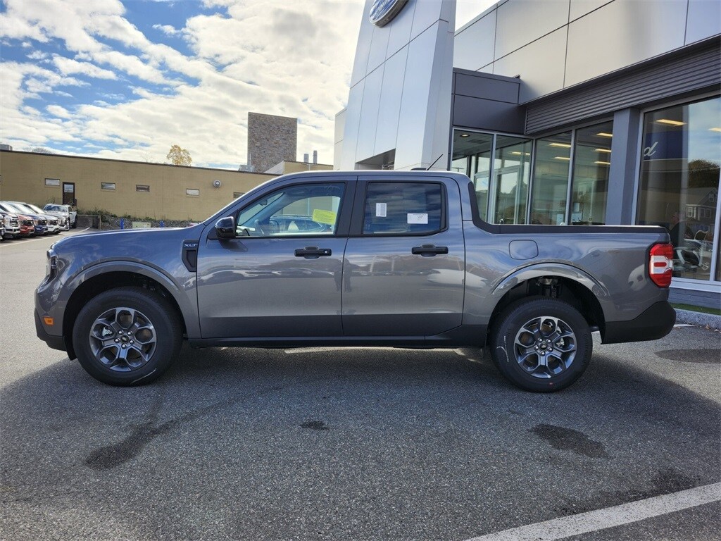 2025 Ford Maverick XLT photo 2