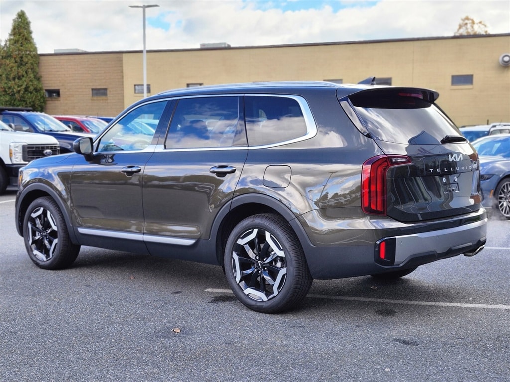 Used 2025 Kia Telluride S SUV