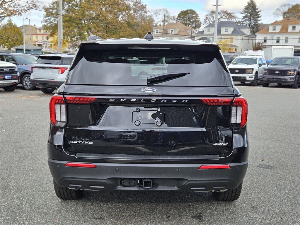 2026 Ford Explorer photo 3