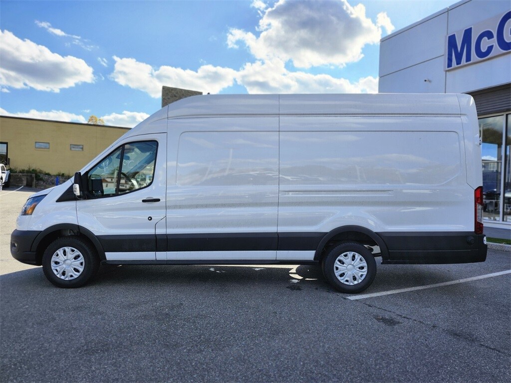 2024 Ford Transit photo 2