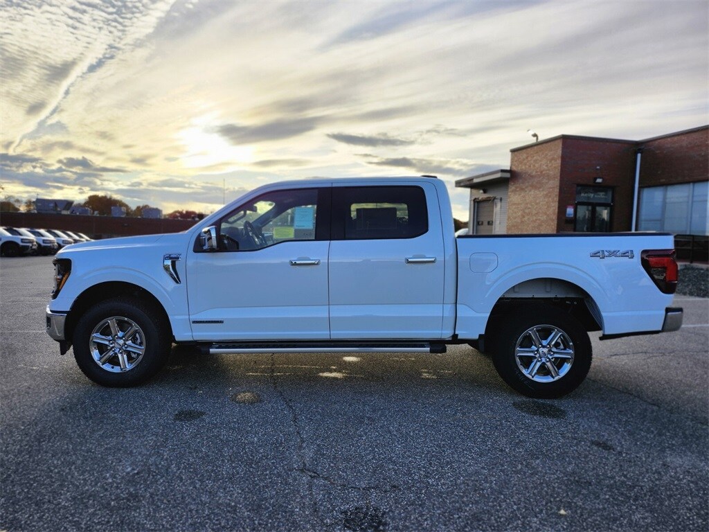 2025 Ford F-150 XLT photo 2