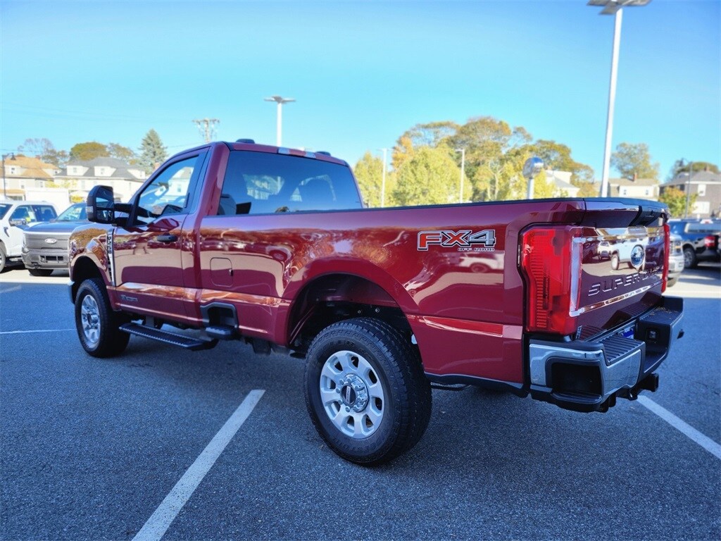 2024 Ford F-250 XLT photo 2