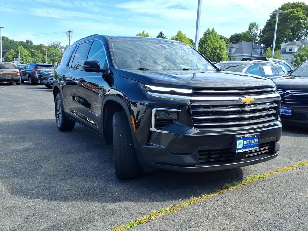Used 2024 Chevrolet Traverse LT SUV