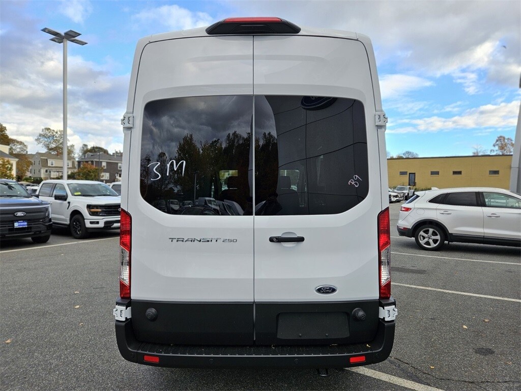2025 Ford Transit photo 3