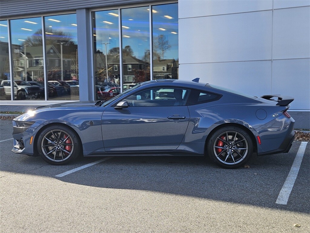 2025 Ford Mustang Dark Horse photo 2