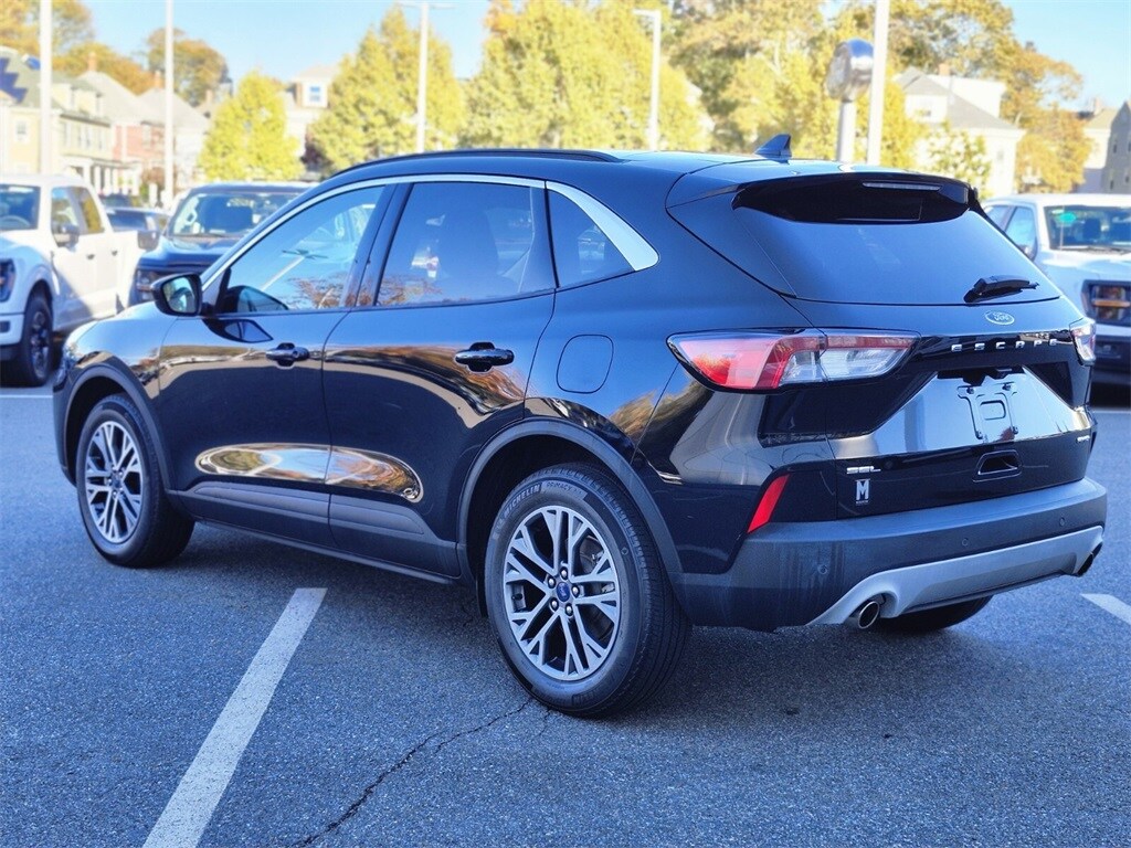 2022 Ford Escape SEL photo 2