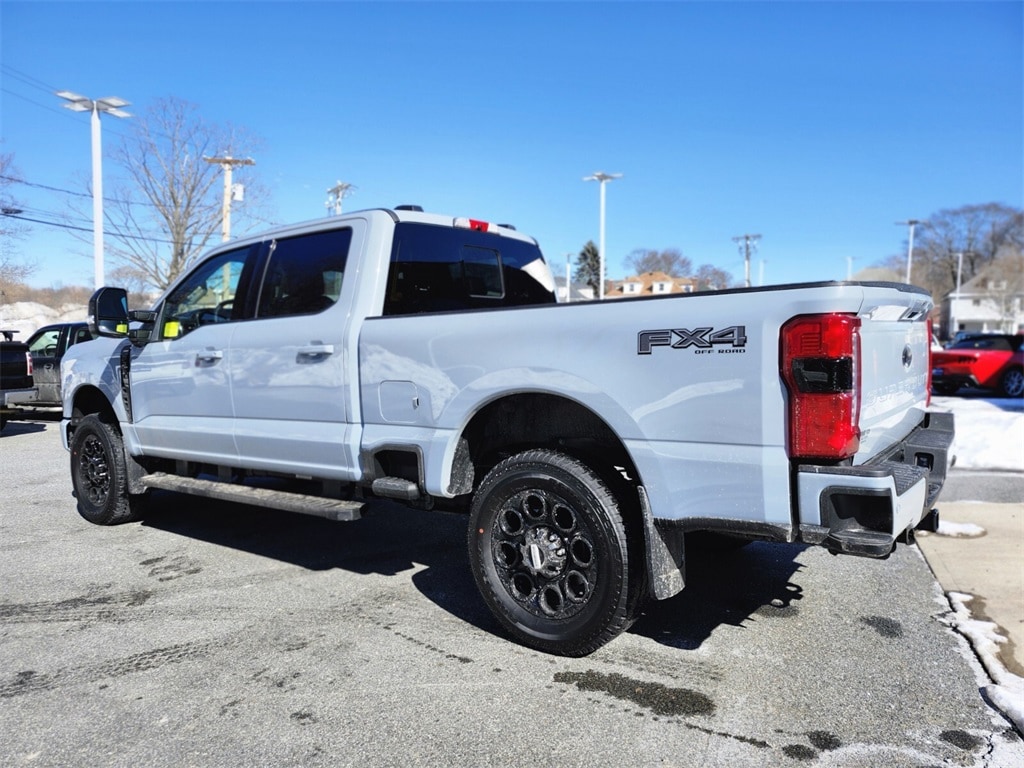 New 2025 Ford F-350SD Lariat Truck