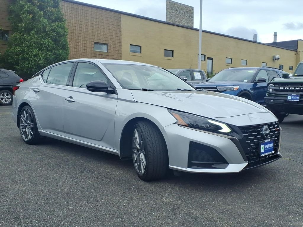 Used 2023 Nissan Altima 2.0 SR Sedan